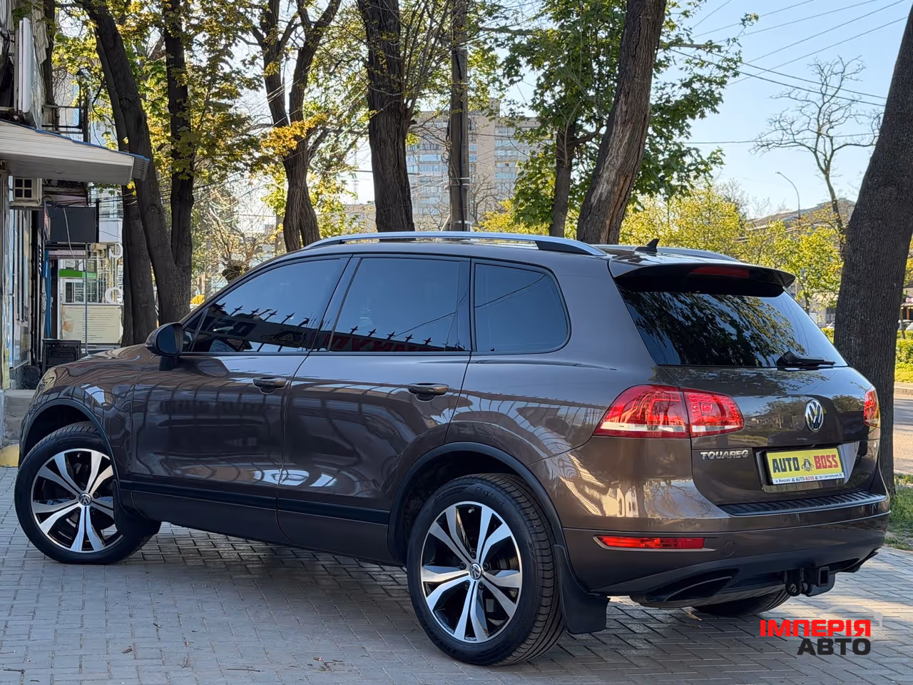 Volkswagen Touareg - фото 8