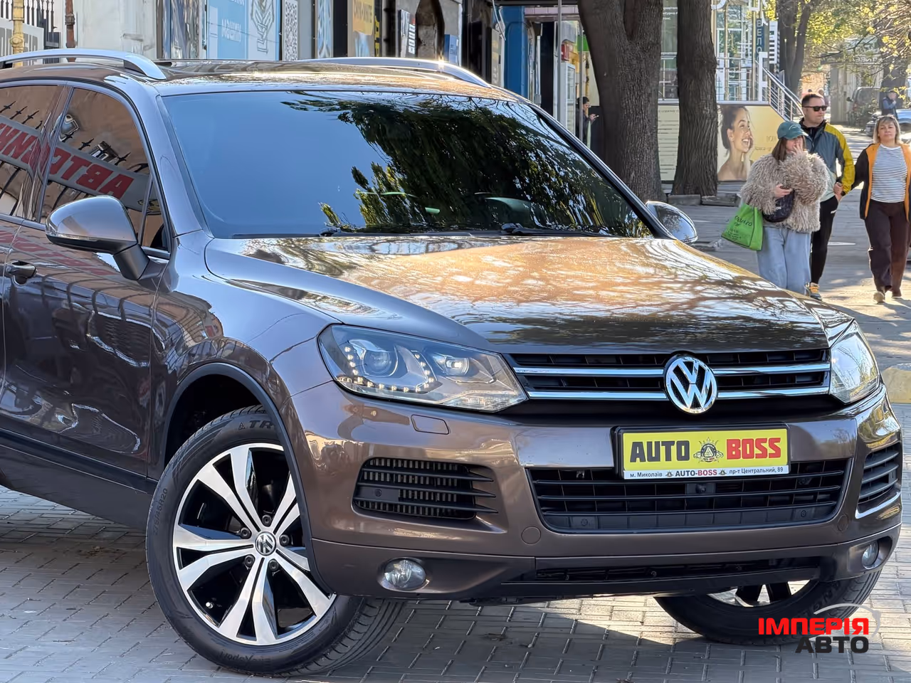 Volkswagen Touareg - фото 6