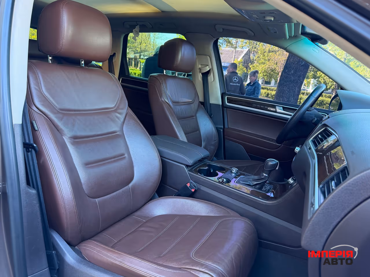 Volkswagen Touareg - фото 12