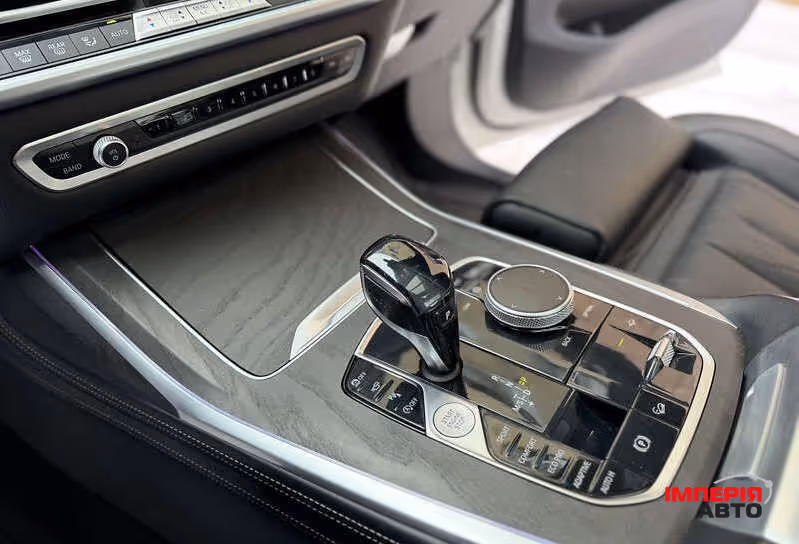 BMW X7 - фото 7