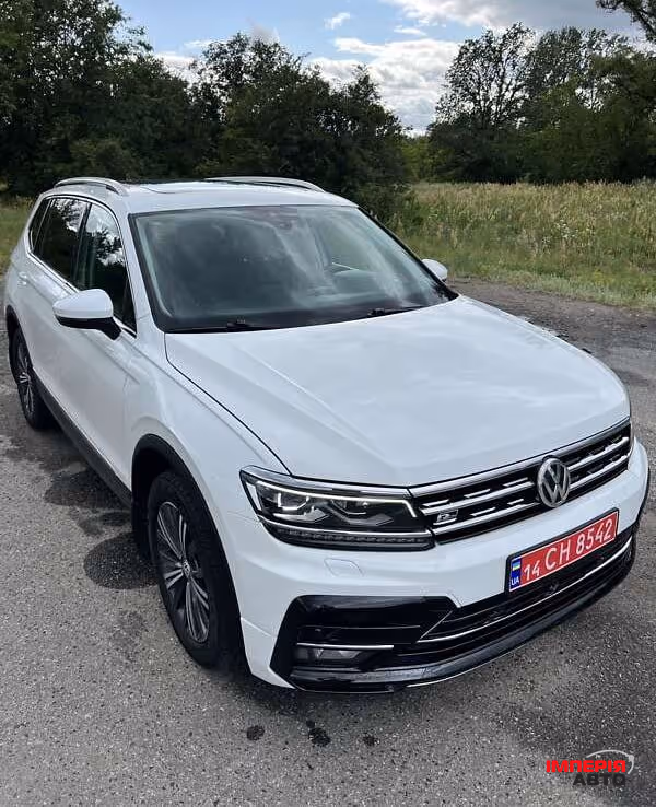 Volkswagen Tiguan - фото 10