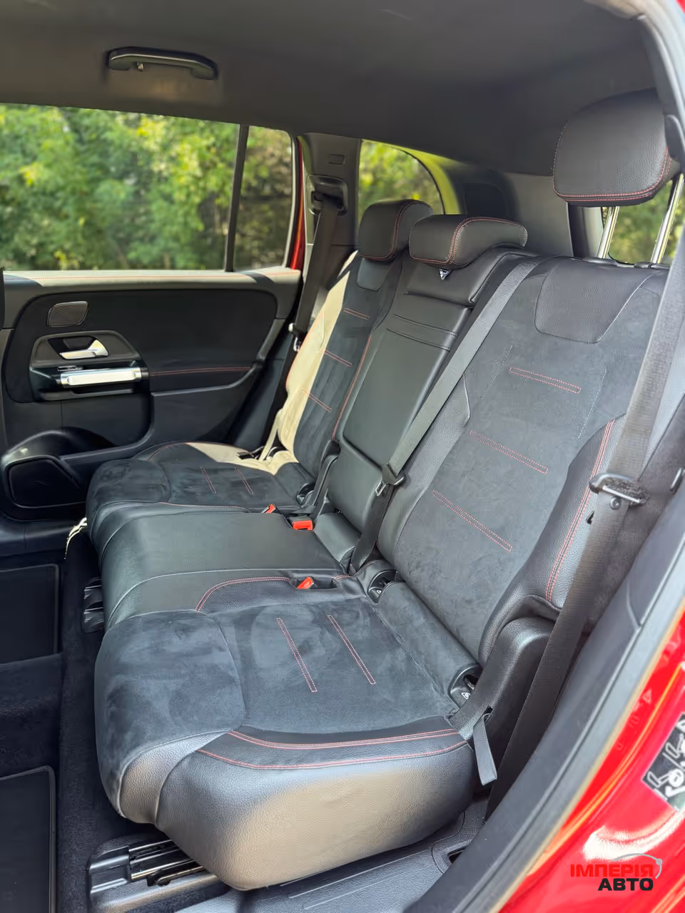 Mercedes-Benz GLB - фото 9
