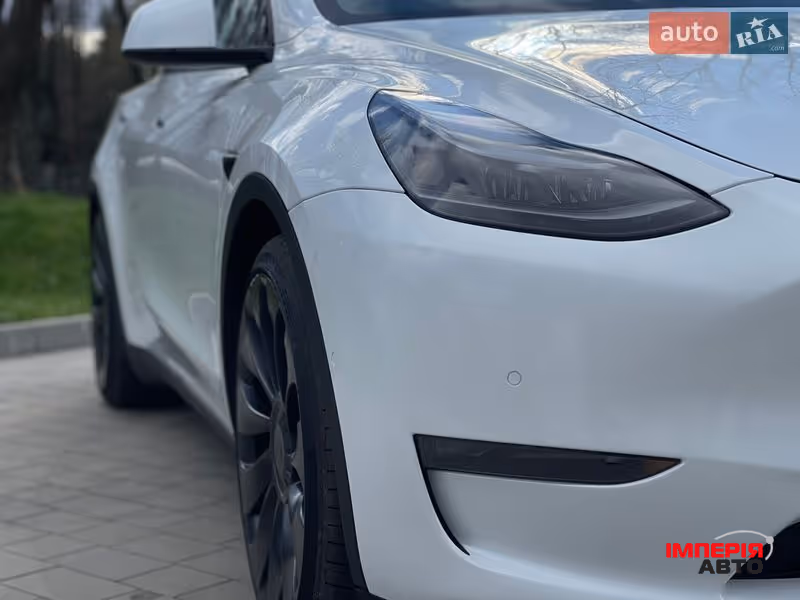 Tesla Model Y - фото 13