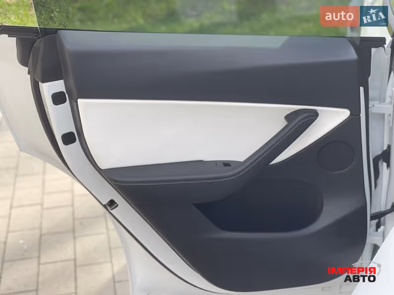 Tesla Model Y - фото 29