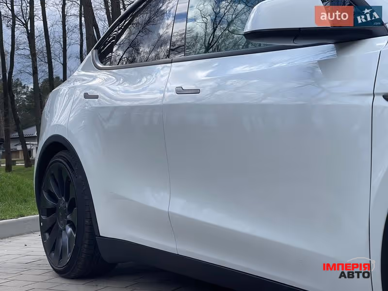 Tesla Model Y - фото 15