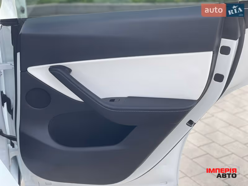 Tesla Model Y - фото 31