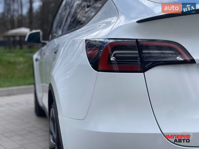 Tesla Model Y - фото 23