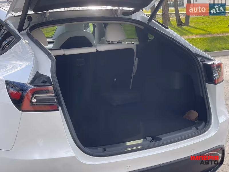 Tesla Model Y - фото 39