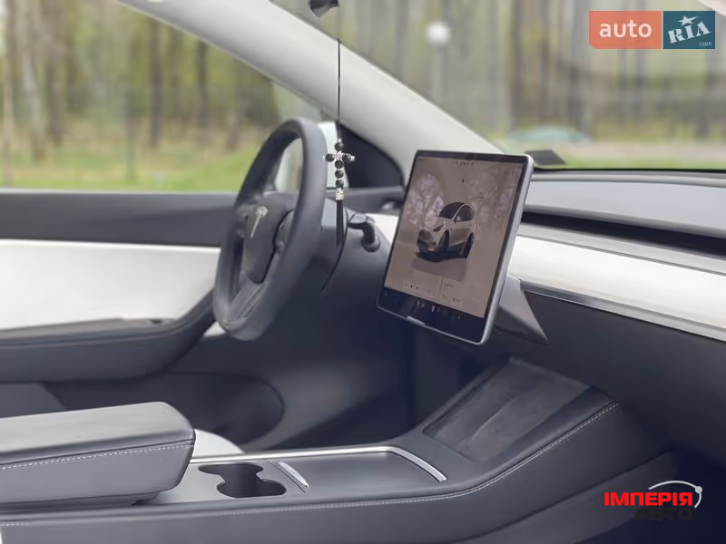 Tesla Model Y - фото 36