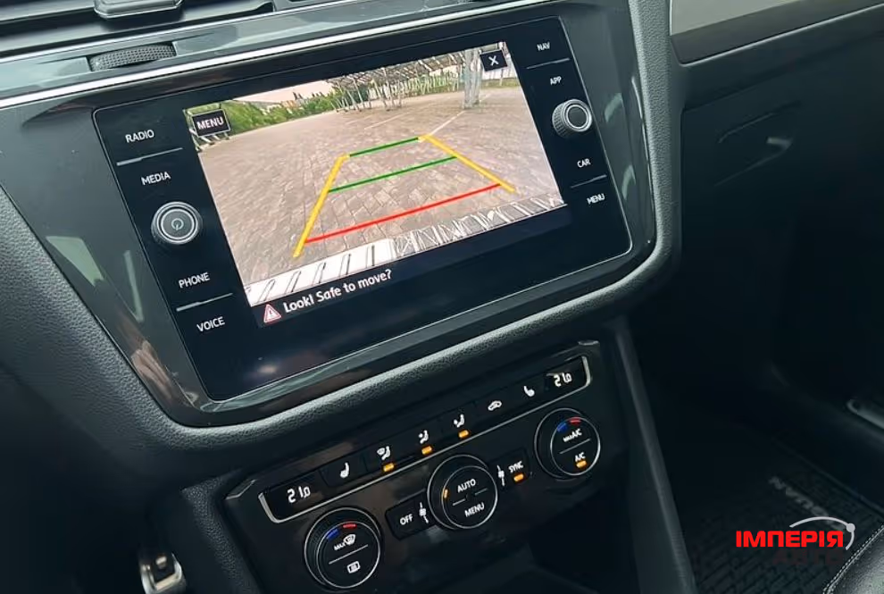 Volkswagen Tiguan - фото 12
