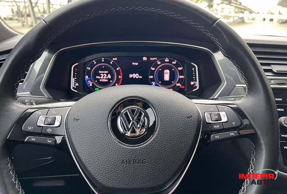 Volkswagen Tiguan - фото 13