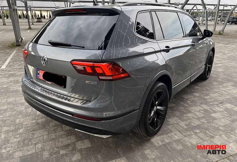 Volkswagen Tiguan - фото 3