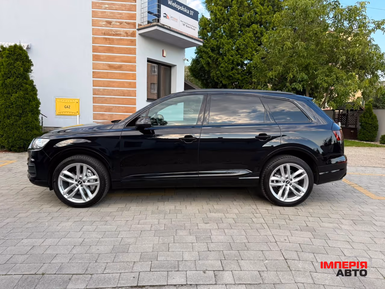 Audi Q7 - фото 9