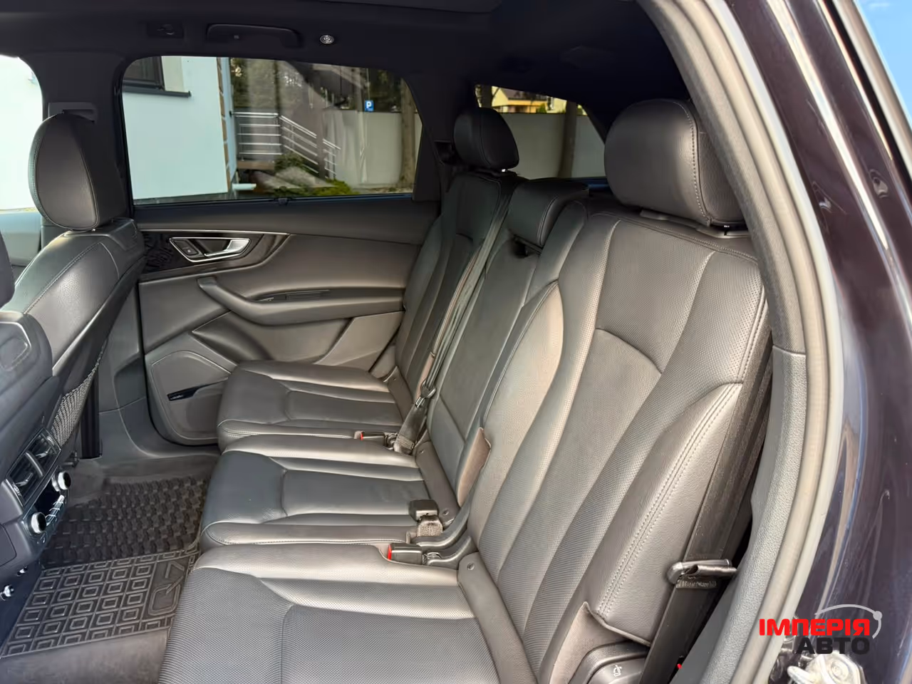 Audi Q7 - фото 42