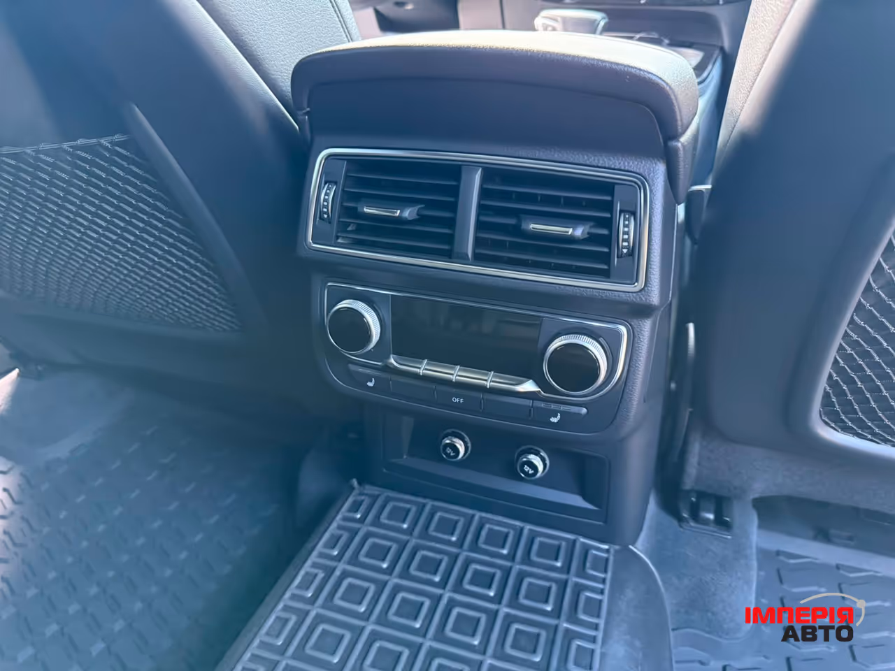 Audi Q7 - фото 48