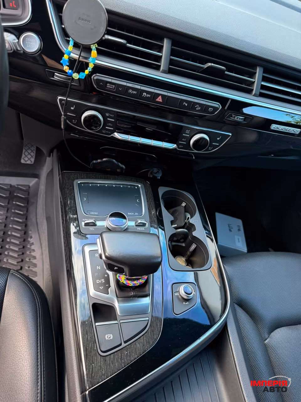 Audi Q7 - фото 39