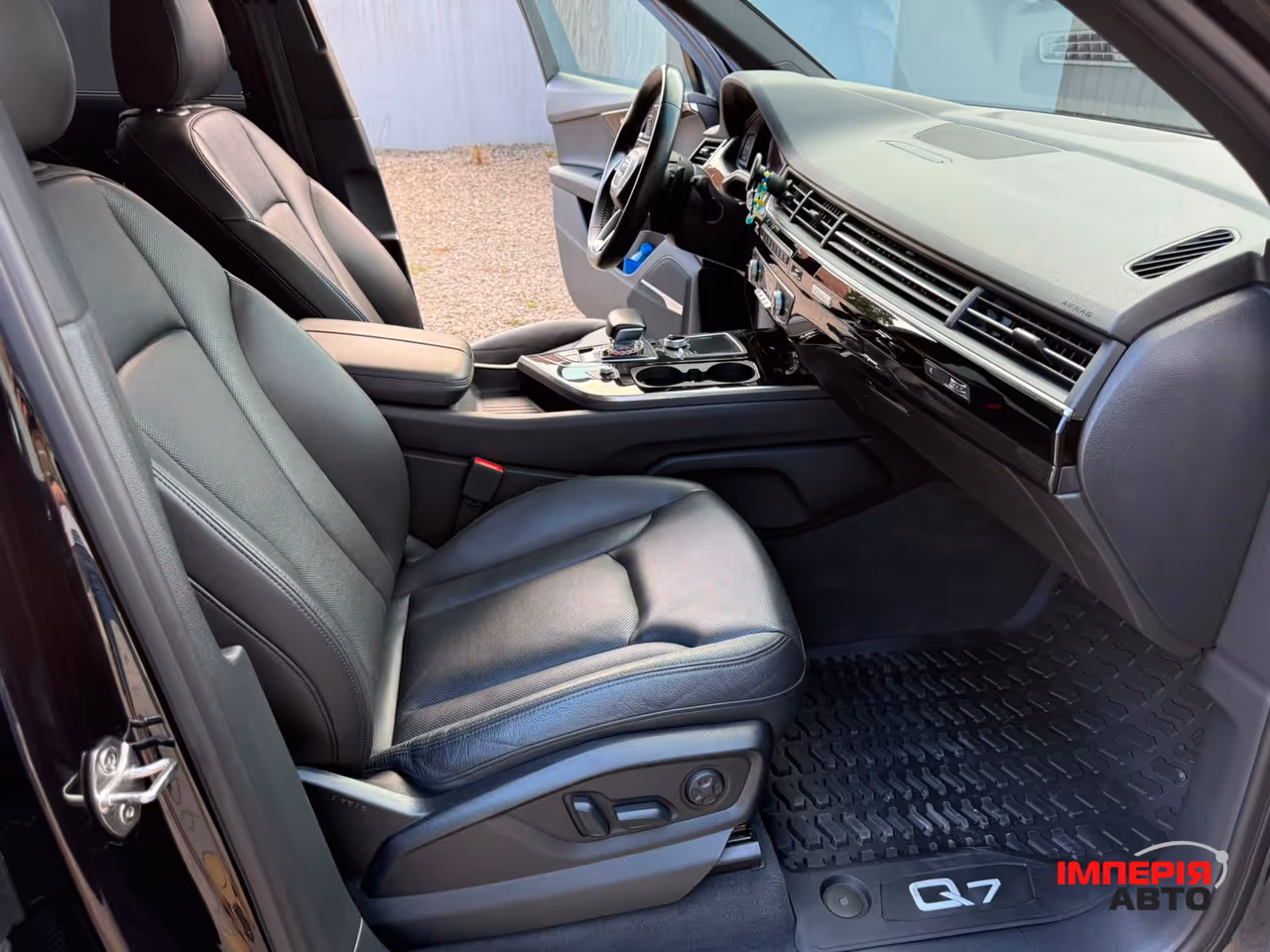 Audi Q7 - фото 52