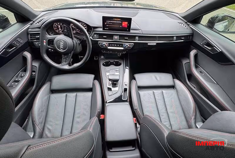 Audi A4 - фото 16
