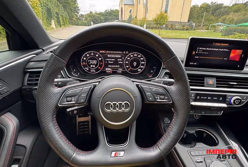 Audi A4 - фото 15