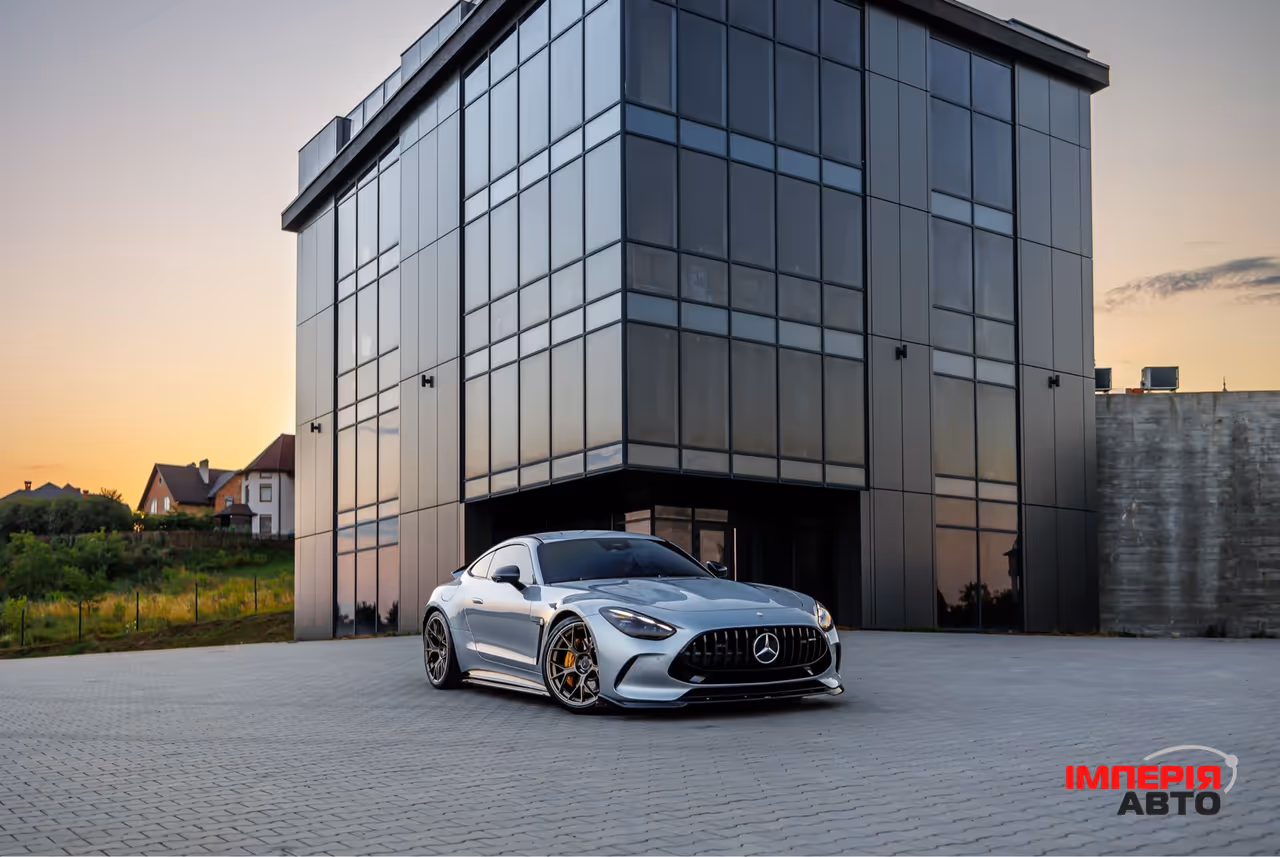 Mercedes-Benz AMG GT - фото 1