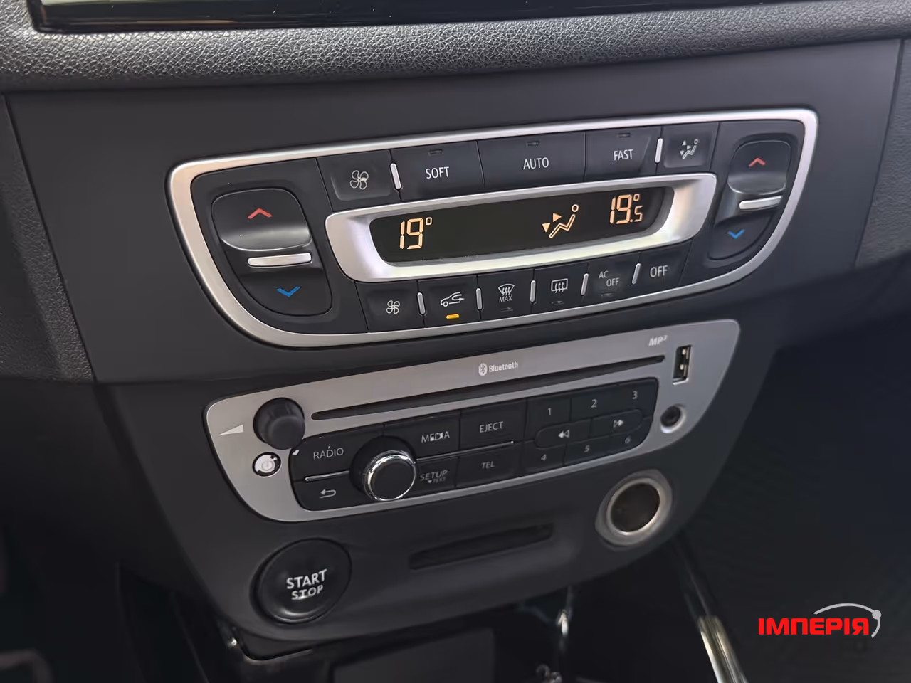 Renault Megane - фото 17