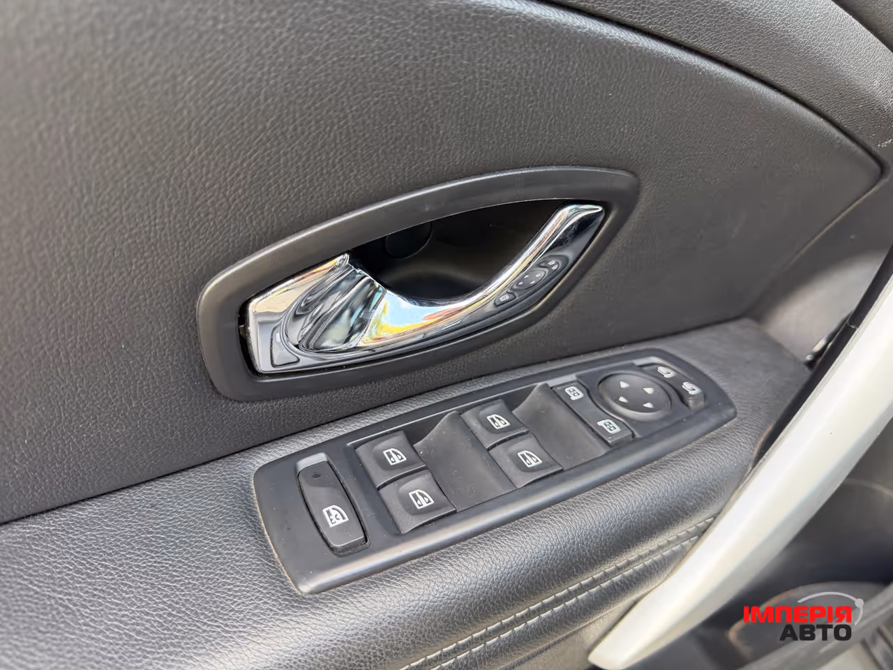 Renault Megane - фото 15