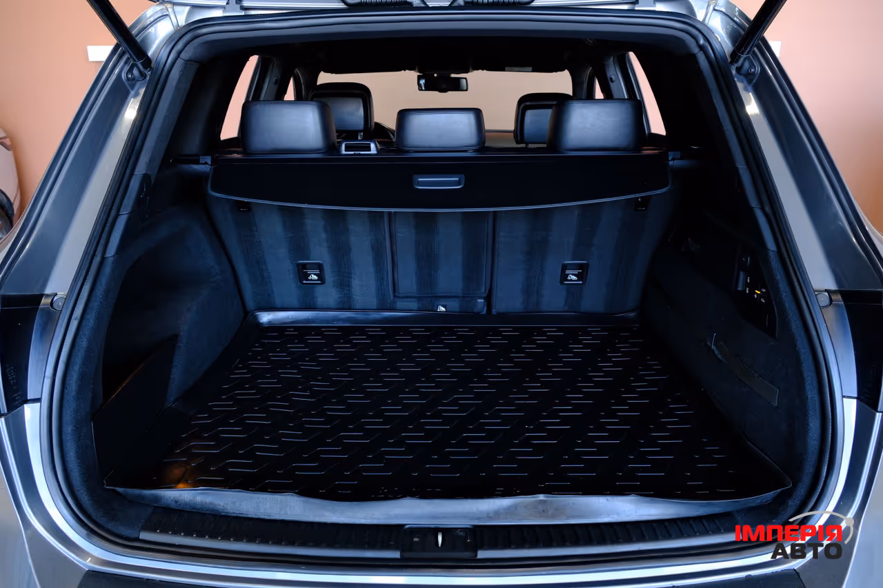 Volkswagen Touareg - фото 9