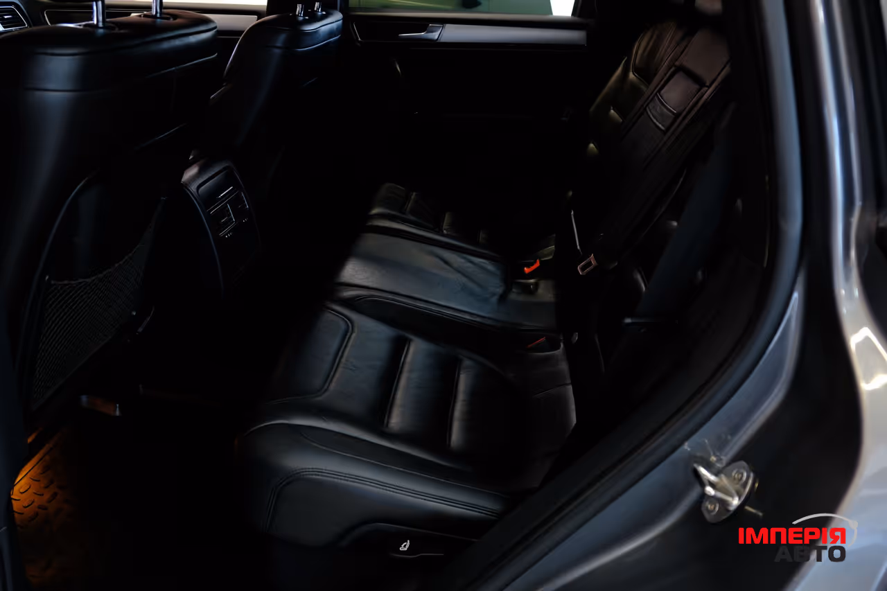 Volkswagen Touareg - фото 8