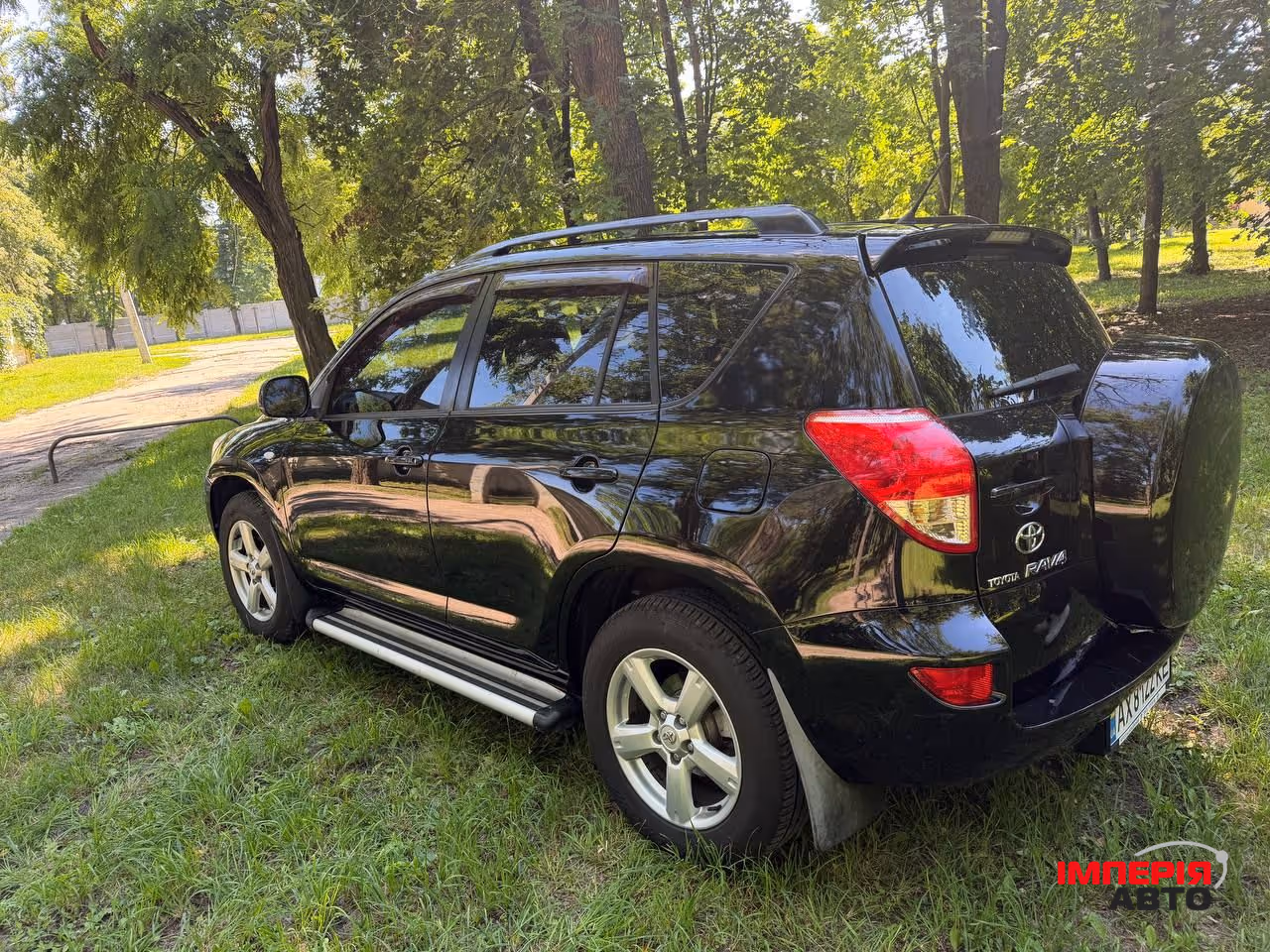 Toyota RAV4 - фото 5