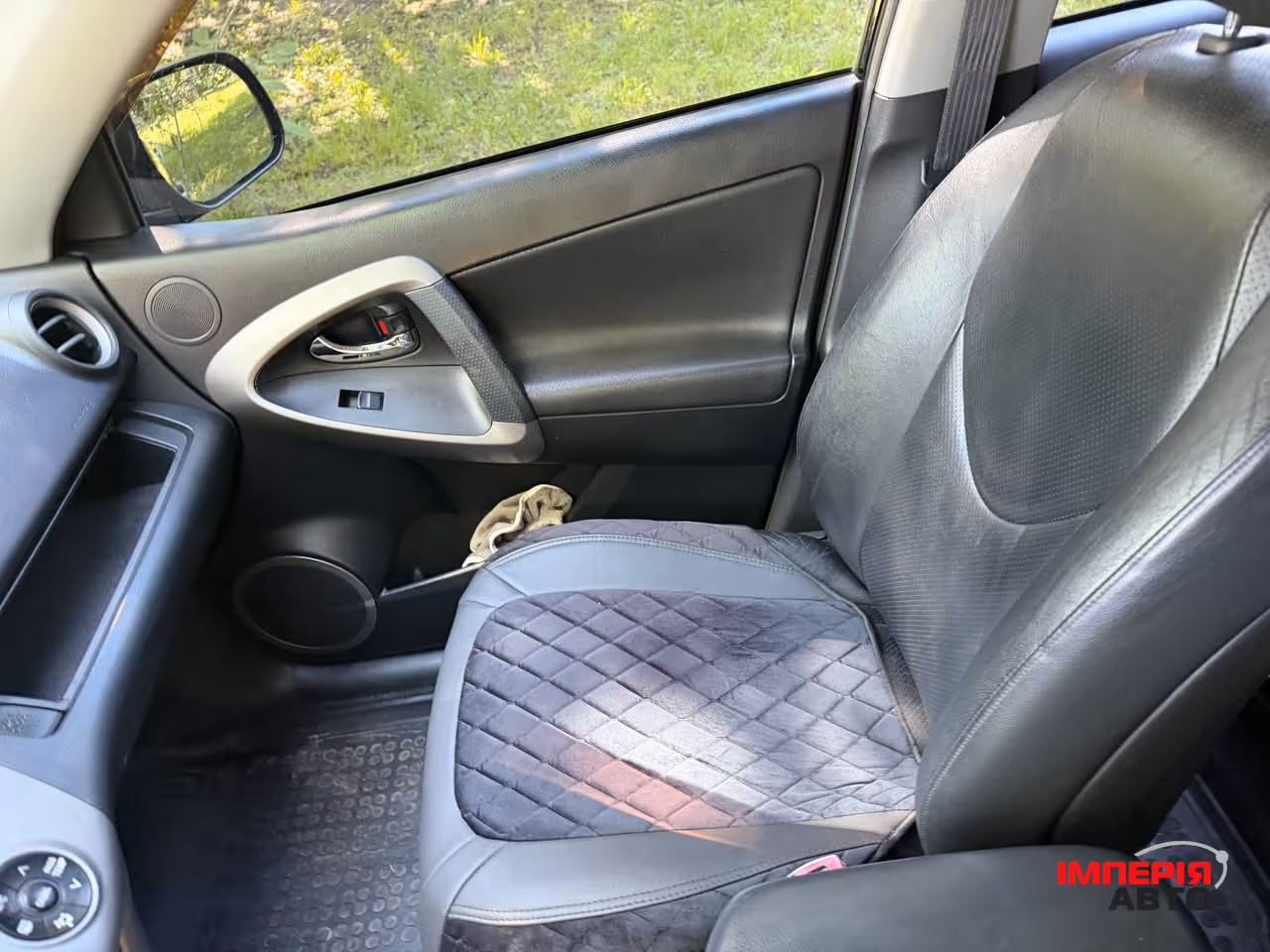 Toyota RAV4 - фото 14