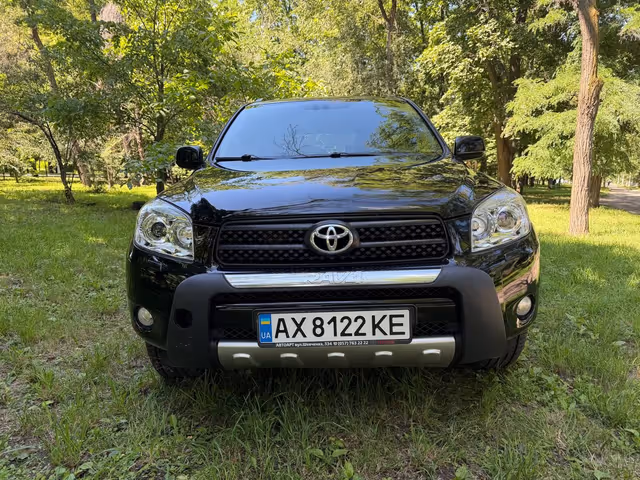 Toyota RAV4 - зображення 1