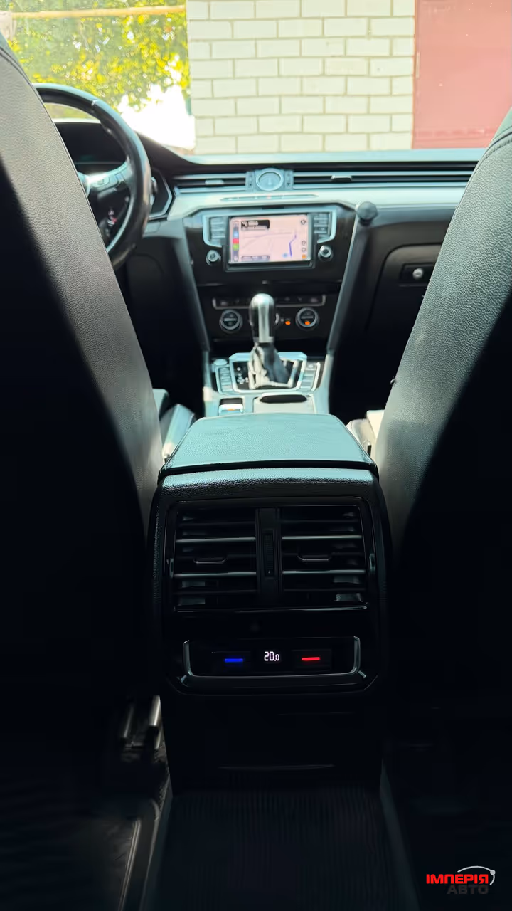 Volkswagen Passat - фото 24