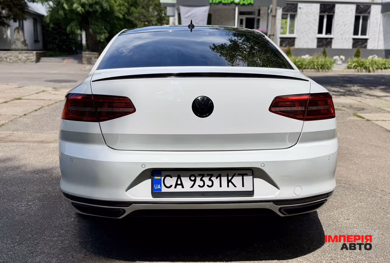 Volkswagen Passat - фото 6