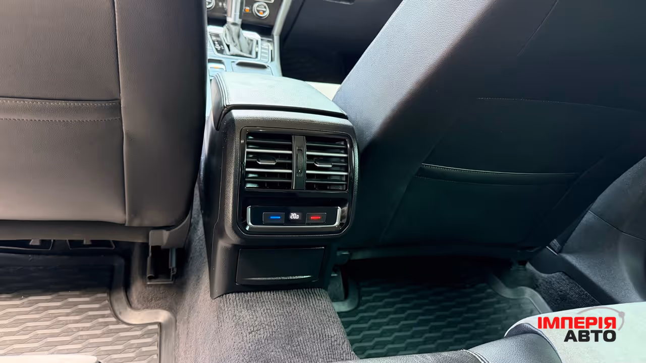 Volkswagen Passat - фото 18