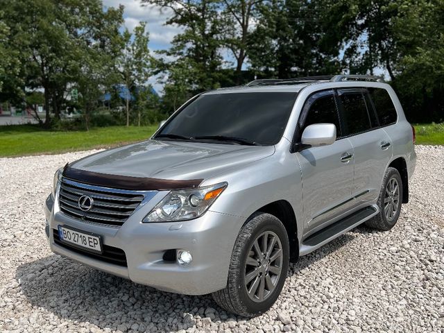 Lexus LX - фото 1