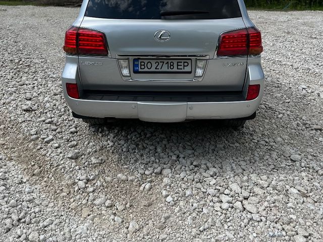 Lexus LX - фото 2