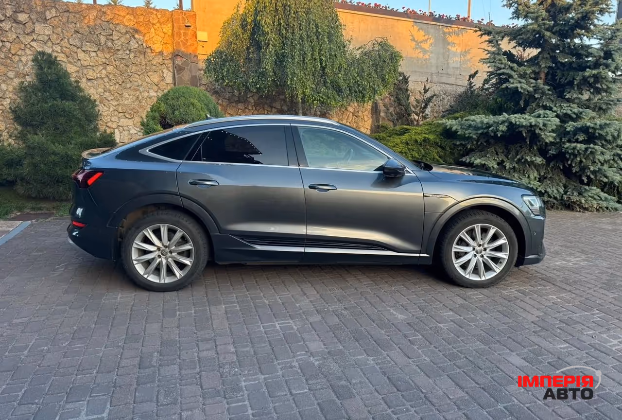 Audi e-tron Sportback - фото 2