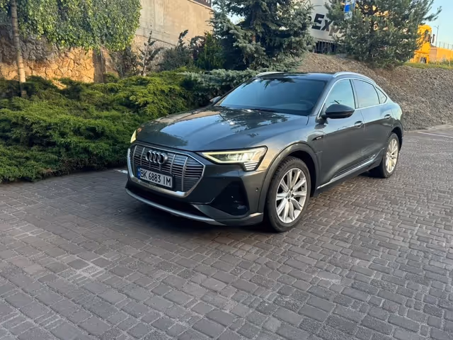 Audi e-tron Sportback - зображення 5