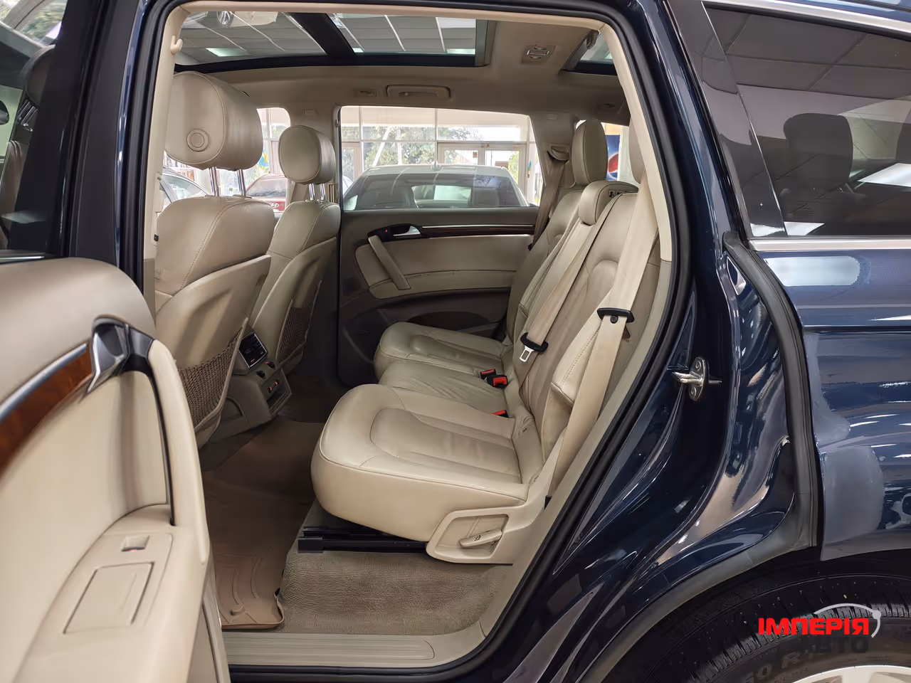Audi Q7 - фото 14
