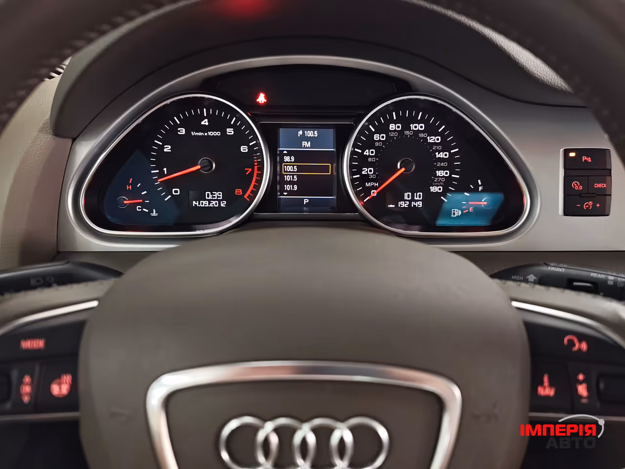 Audi Q7 - фото 27