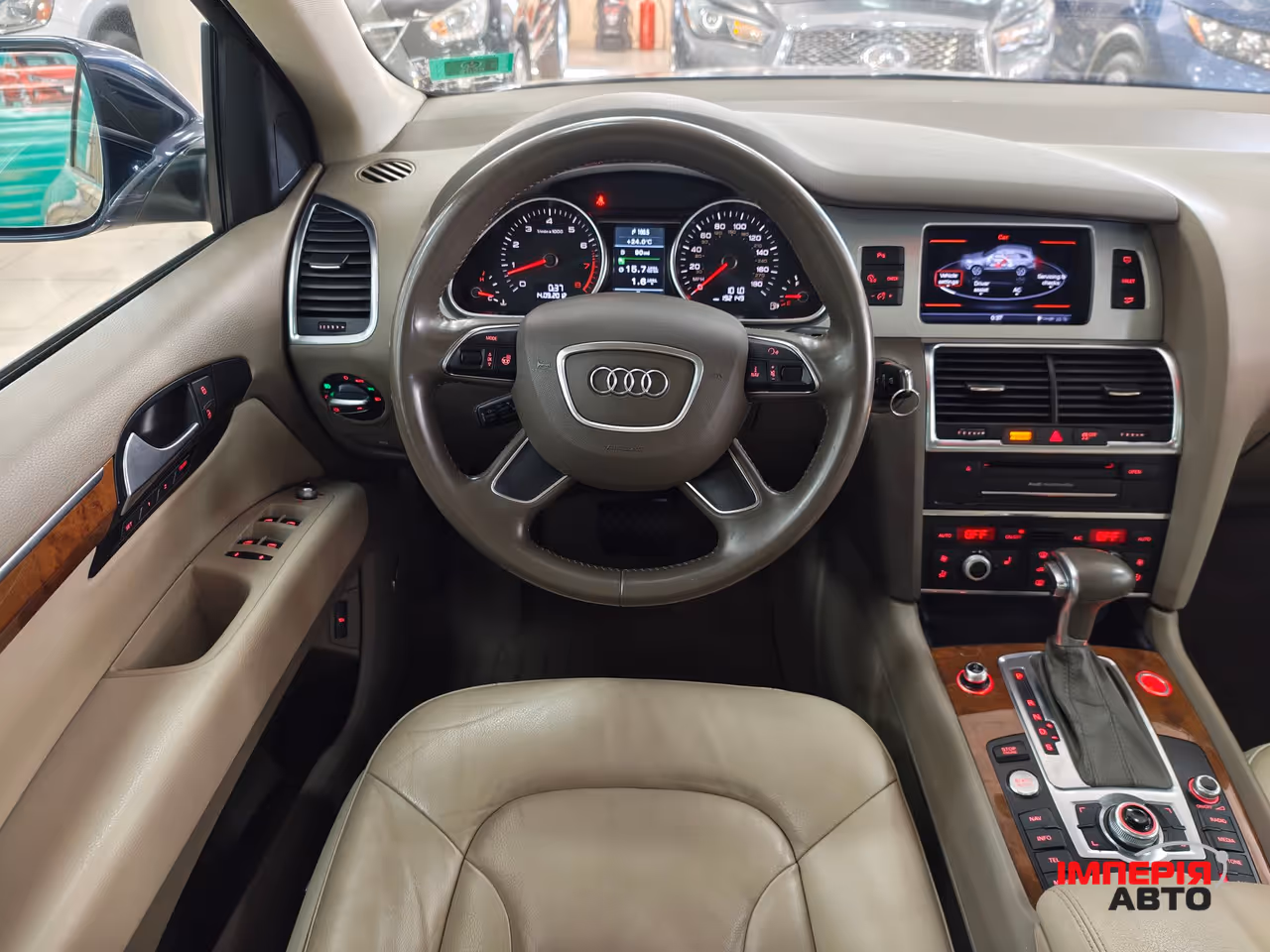 Audi Q7 - фото 21