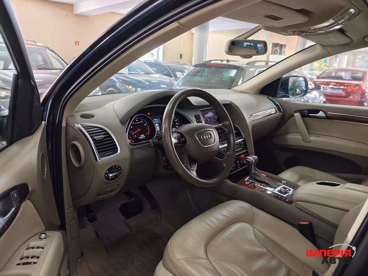 Audi Q7 - фото 15