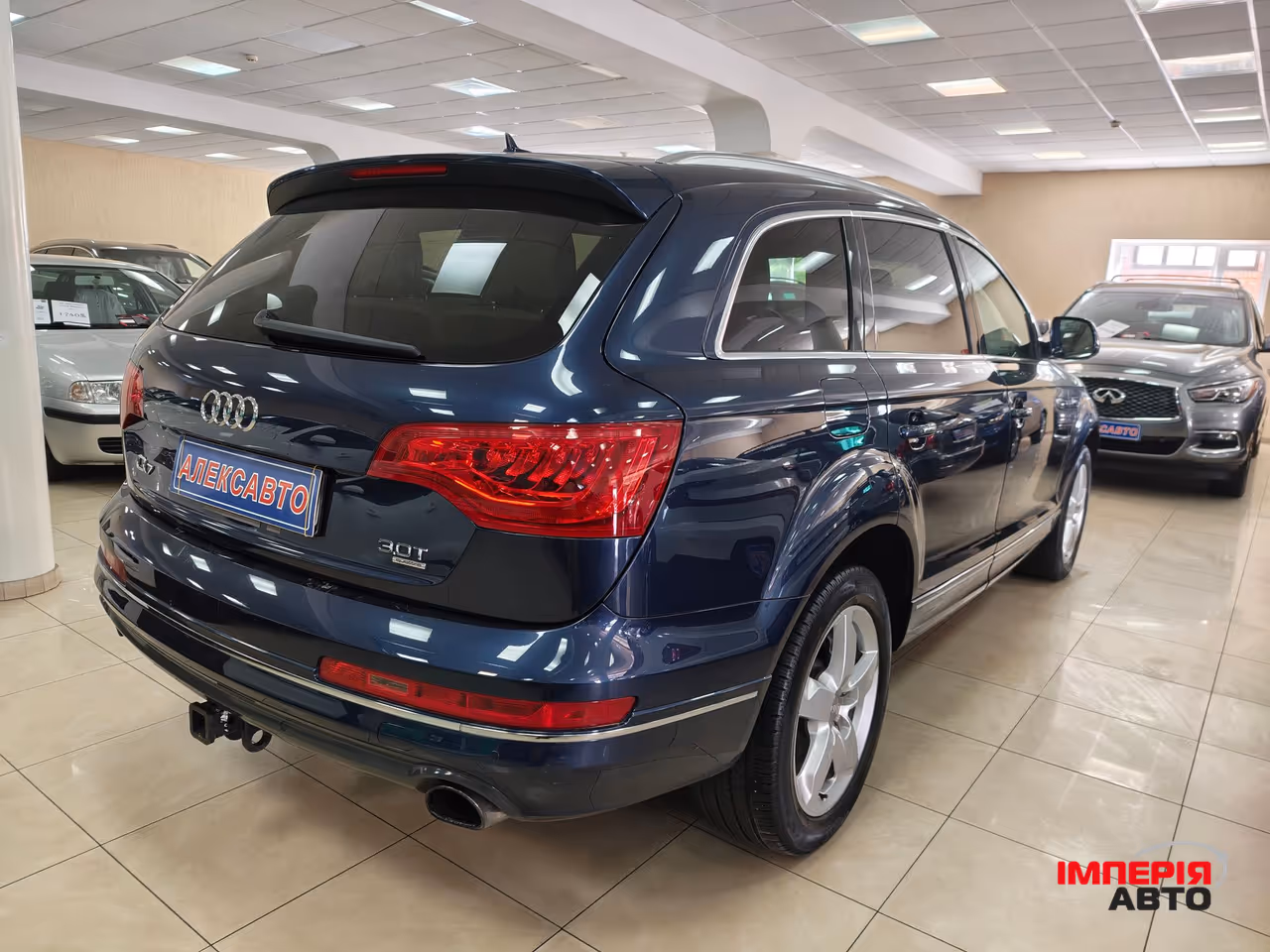 Audi Q7 - фото 9