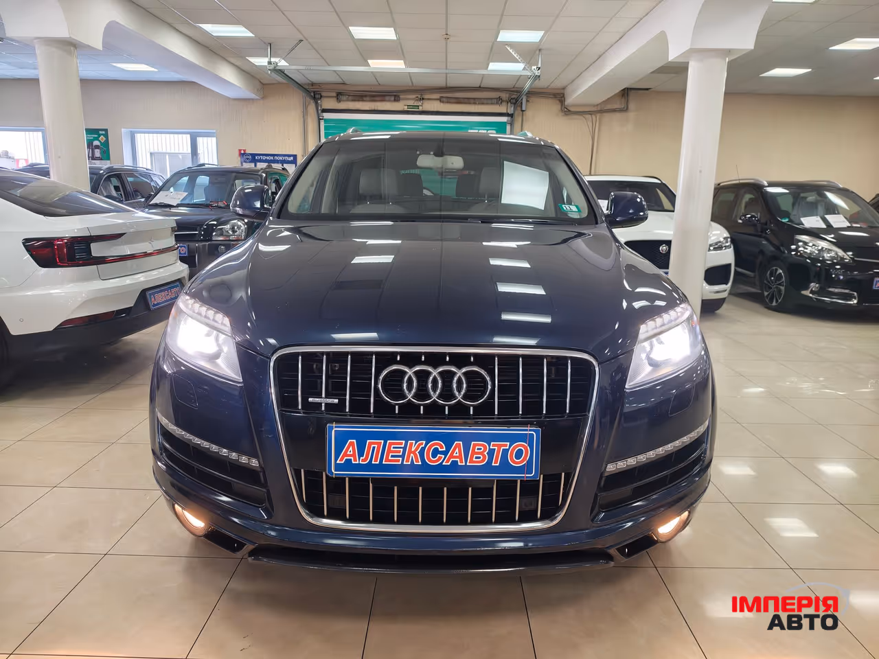 Audi Q7 - фото 12