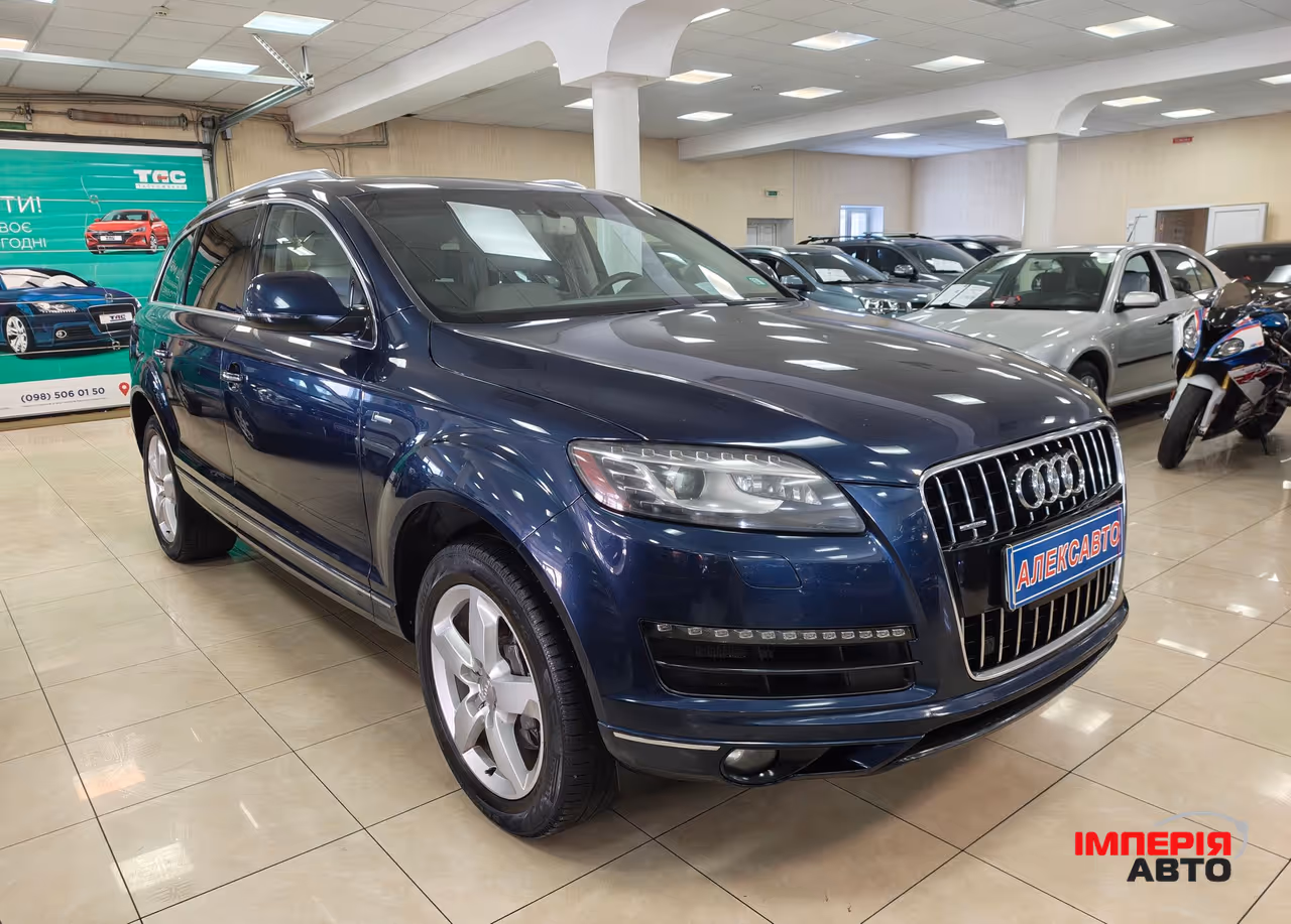 Audi Q7 - фото 10