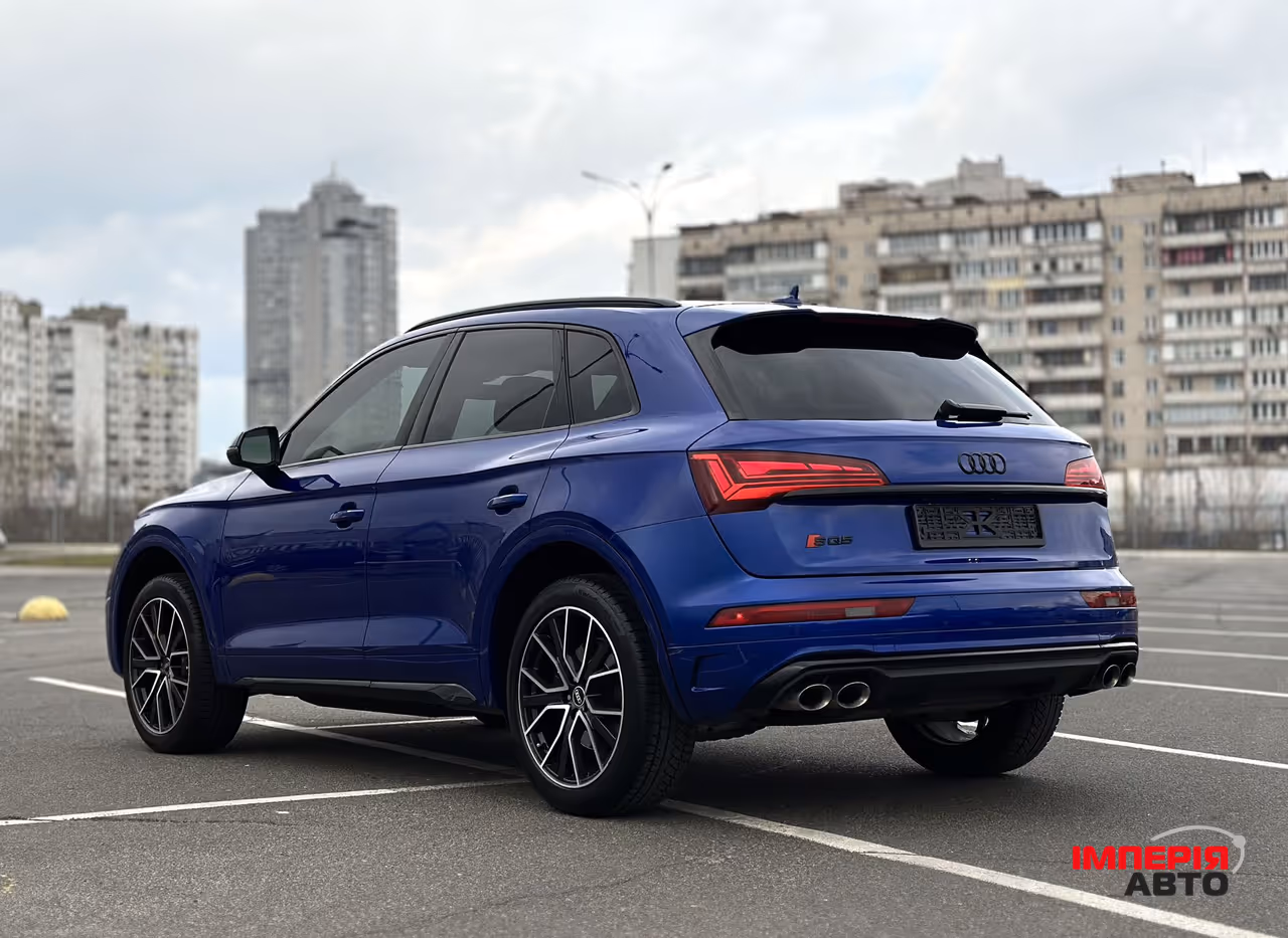 Audi SQ5 - фото 13