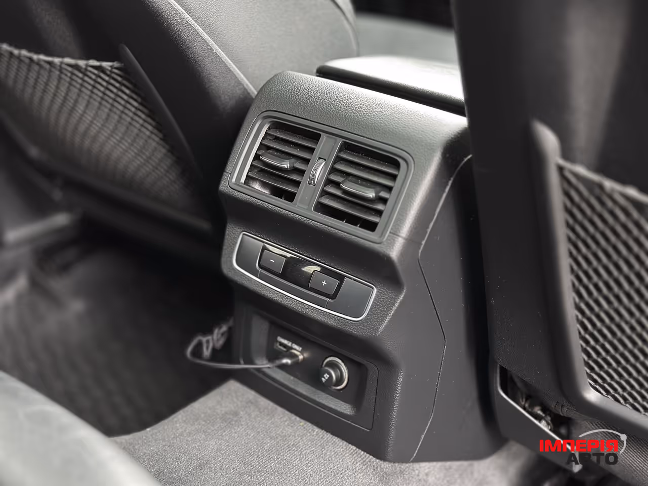 Audi SQ5 - фото 37