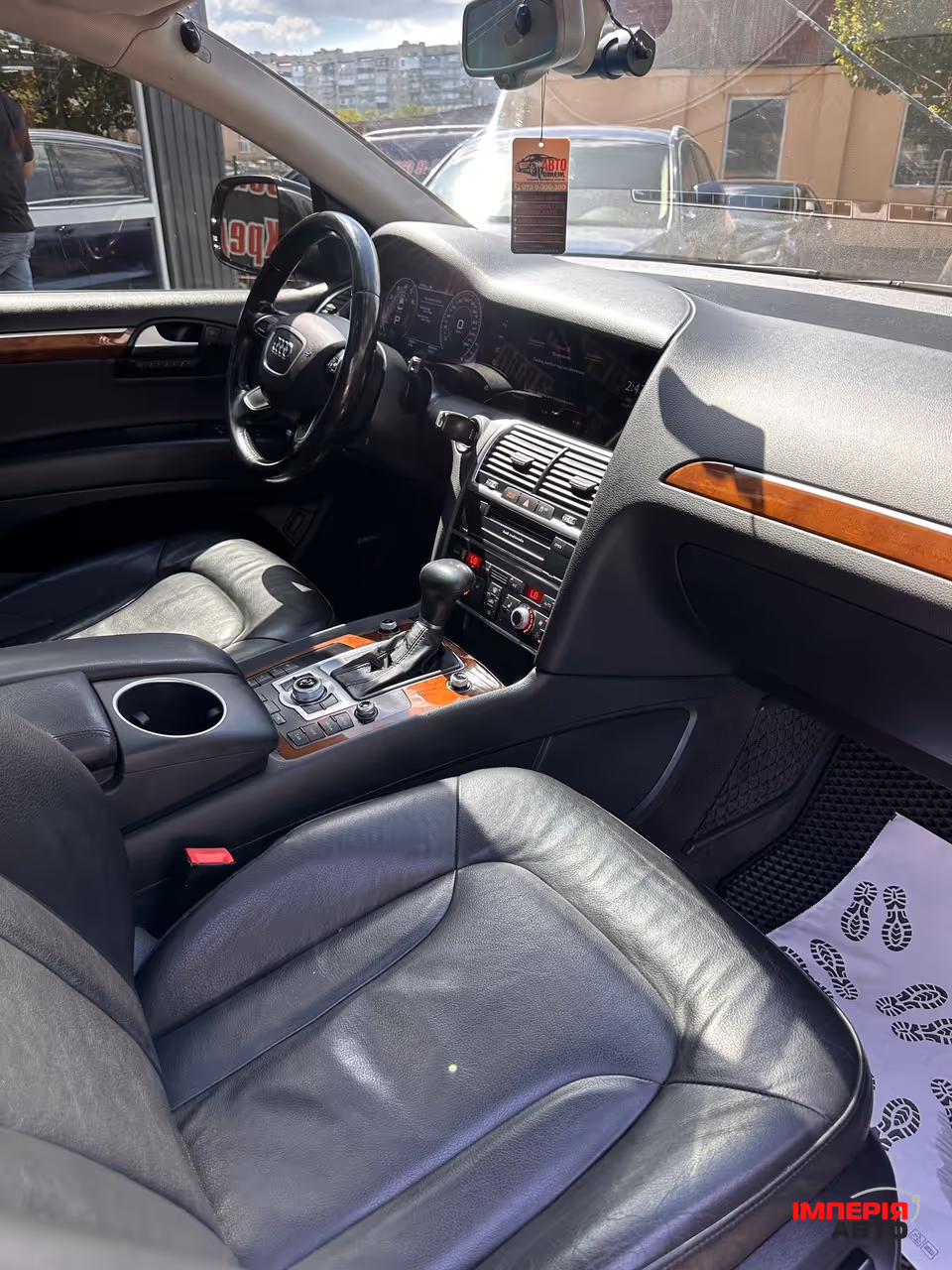 Audi Q7 - фото 6