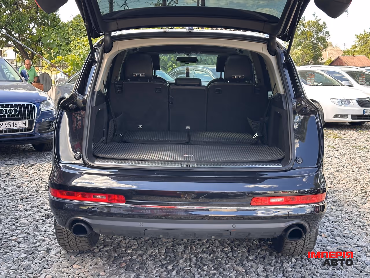 Audi Q7 - фото 12
