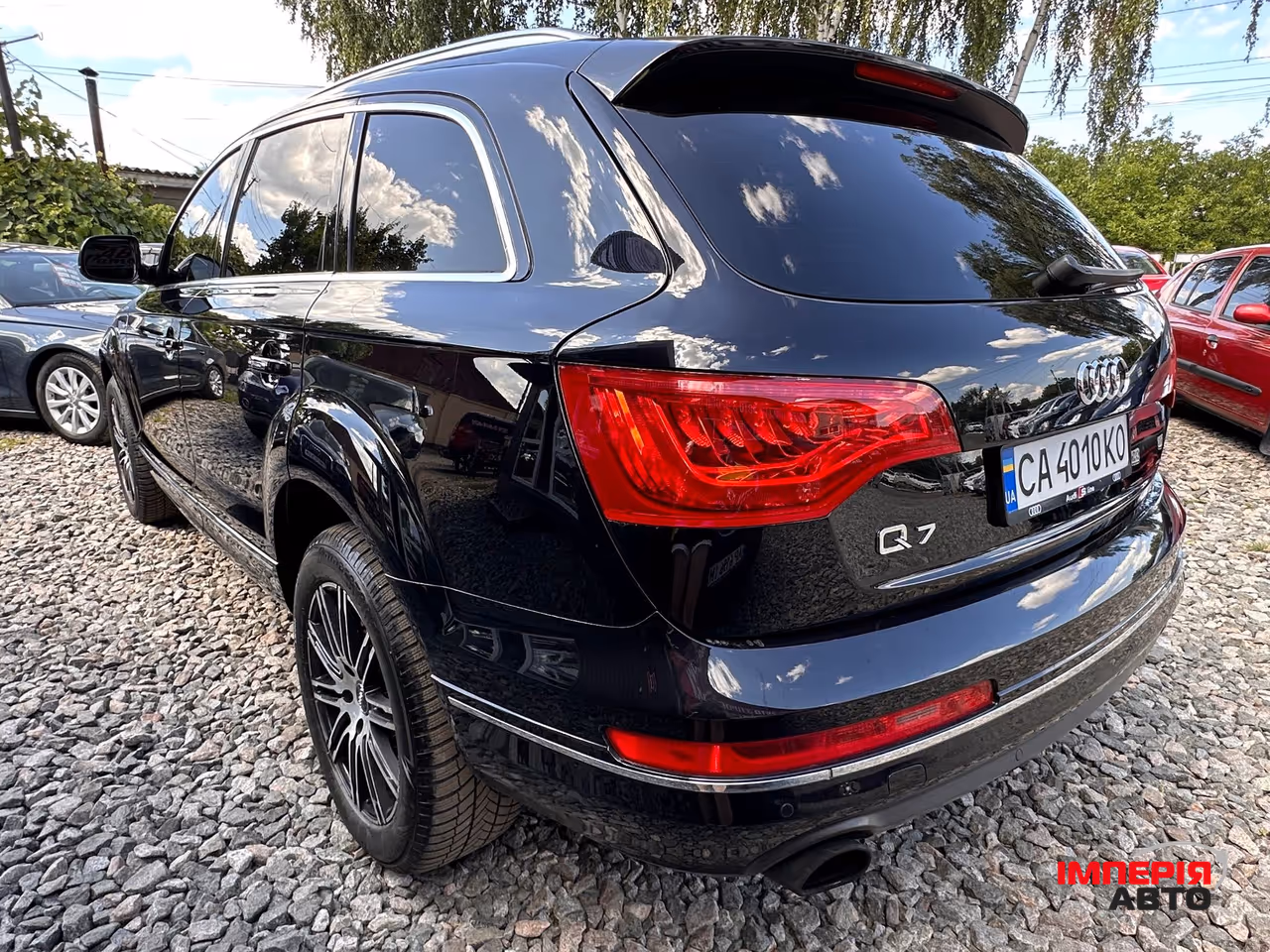 Audi Q7 - фото 14